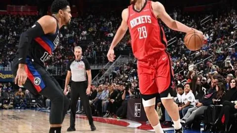 广岛三箭对阵横滨水手：巅峰对决，谁将称霸？